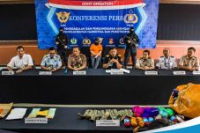 Bea Cukai Bandara Soetta...