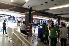 Plafon Bocor, Mall Central...