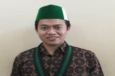 Aklamasi, Sutriyadi...