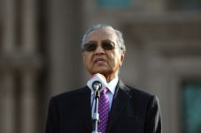 Ngantor Perdana, PM...