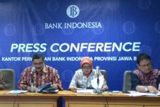Rupiah Ditekan Dolar,...