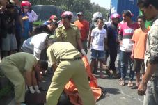 Ninja Tabrak Truk, Pelajar...