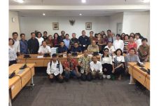 Penghuni Apartemen di...
