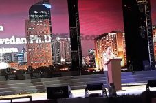 Jakarta Fair Dibuka,...