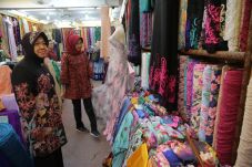 Pascateror, Pusat Perbelanjaan...