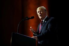Trump Beri Sinyal Tunda...