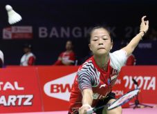 Fitriani Kalah, Tim...