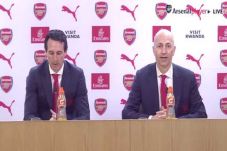 Unai Emery Kurang Fasih...