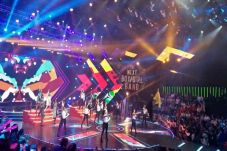 Melly Goeslaw Prediksi...