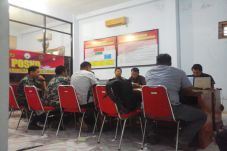 OTT Camat Baki, Saksi...