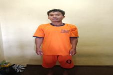 Temui Istri Tetangga,...