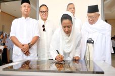 Rini Resmikan Pembangunan...