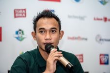 Hadapi MU, Pemain asal...