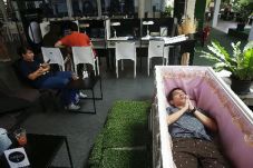 Kafe di Bangkok Ini...