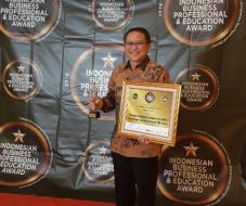 MNC Bank Raih Penghargaan...