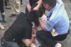 Diputus, Wanita Ini...
