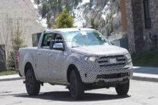 Ford Ranger 2019 Melintas...