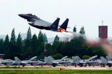 Max Thunder, Latihan...