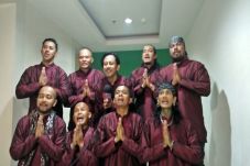 Pemain Film Preman Pensiun...