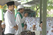 Unggul Tebal di Survei...