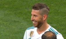 Ramos Tersenyum ketika...