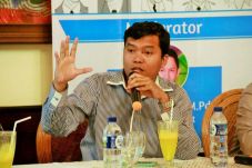 Pengamat: Biarkan Pengadilan...