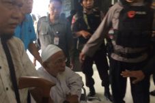 Kembali Berobat di RSCM,...