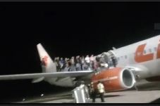 Ada yang Bercanda Bawa...