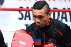 Donnie Nietes Buka Pintu...