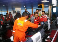 Amman Mineral Gandeng...