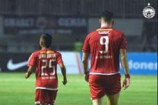 Jaga Keangkeran Stadion...