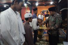 Wabup Kobar Buka Puasa...