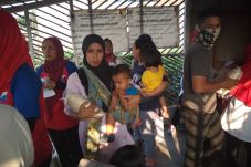 250 Paket Beras Kartini...