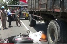 Gagal Menyalip, Pengendara...