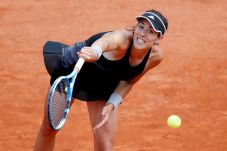 Tampil Dominan, Garbine...