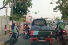 Lampu Merah dan Gepeng,...
