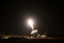 Militan Gaza Tembakkan...