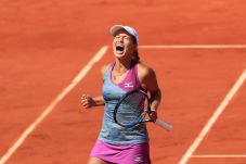 Putintseva Kembali ke...