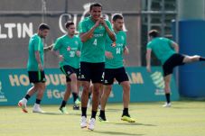 Tim Cahill Jadi Pemain...