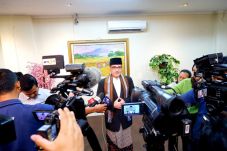 Perusak Baliho Capres...