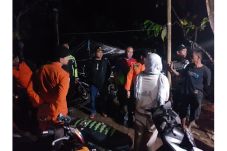 Lima Penambang Emas...