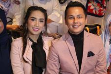 Ussy Sulistyawati-Andhika...