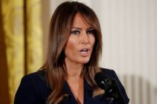 Melania Tidak Temani...