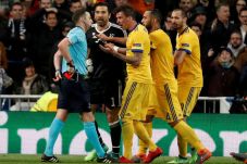 Buffon Dihukum UEFA...