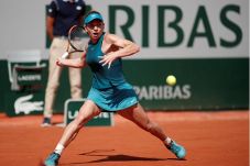 Tumbangkan Muguruza,...