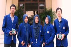 Mahasiswa UNY Olah Daun...