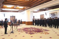 Gubernur Jatim Kembali...