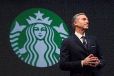 36 Tahun Pimpin Starbucks,...