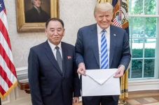 Trump Bocorkan Isi Surat...