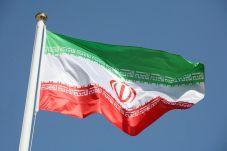 Iran Berikan Visa dan...